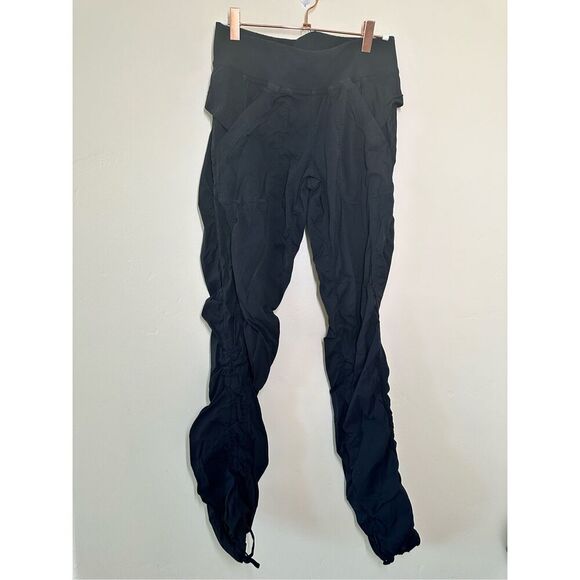 Lululemon Women’s Dance Black Stripe Jogger Pants With Pockets Size 6 - Picture 1 of 4